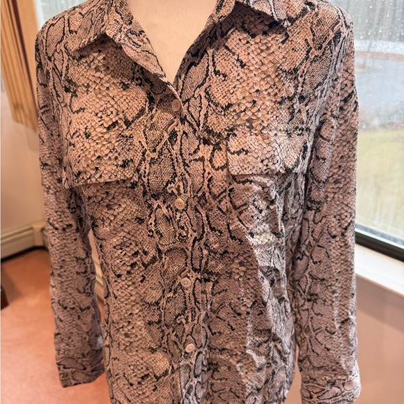 Snakeskin Print Button-Up Shirt - Equipment Femme - Picture 5 of 6